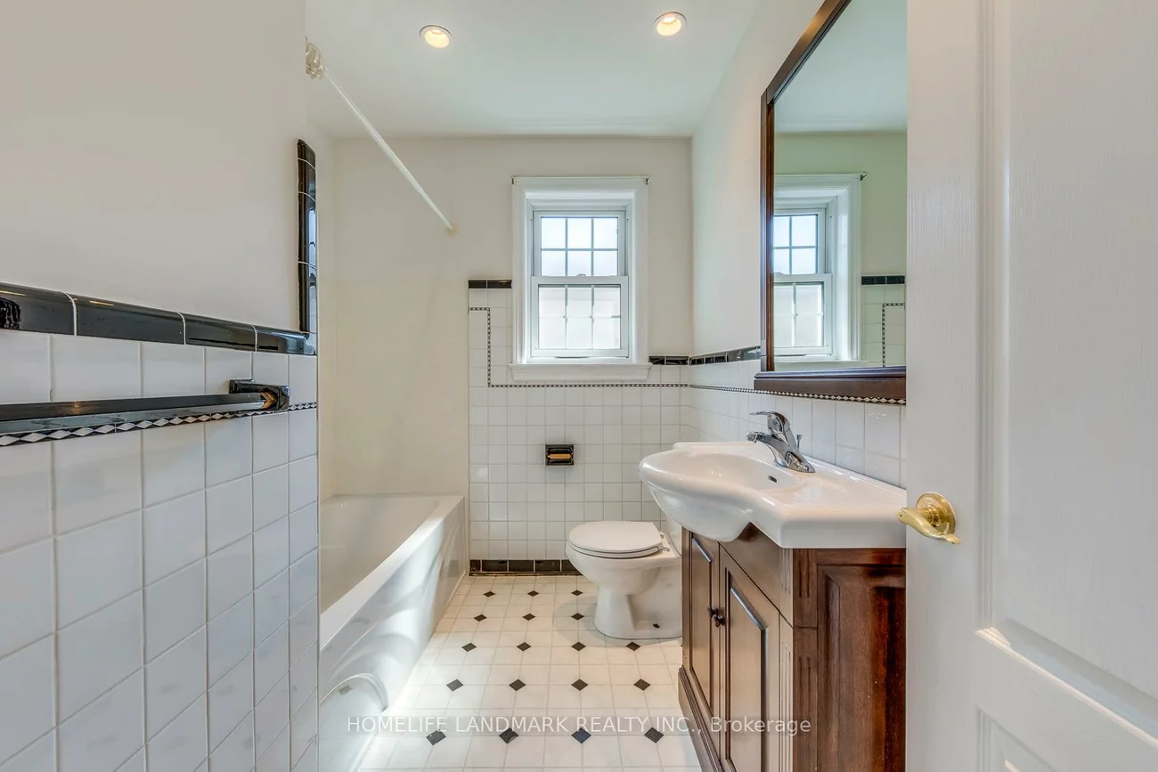 438, Sandmere, 1020 - WO West, Oakville