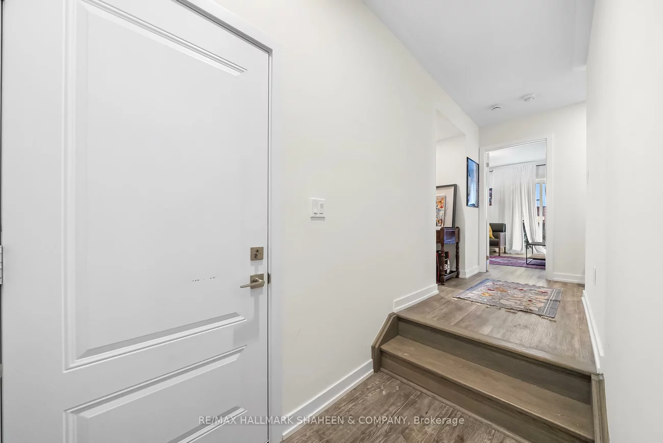 1330, Kaniv, 1012 - NW Northwest, Oakville