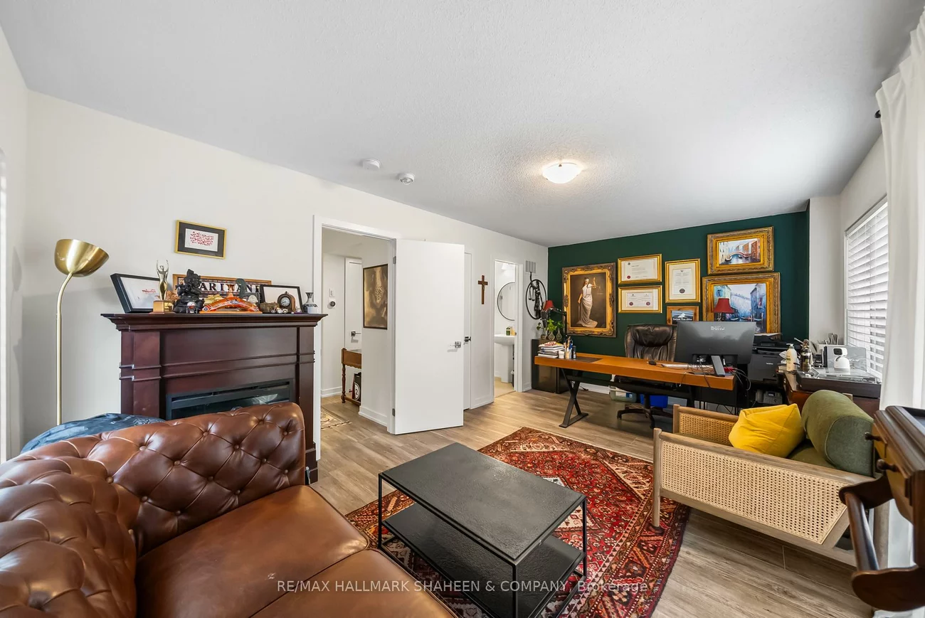1330, Kaniv, 1012 - NW Northwest, Oakville