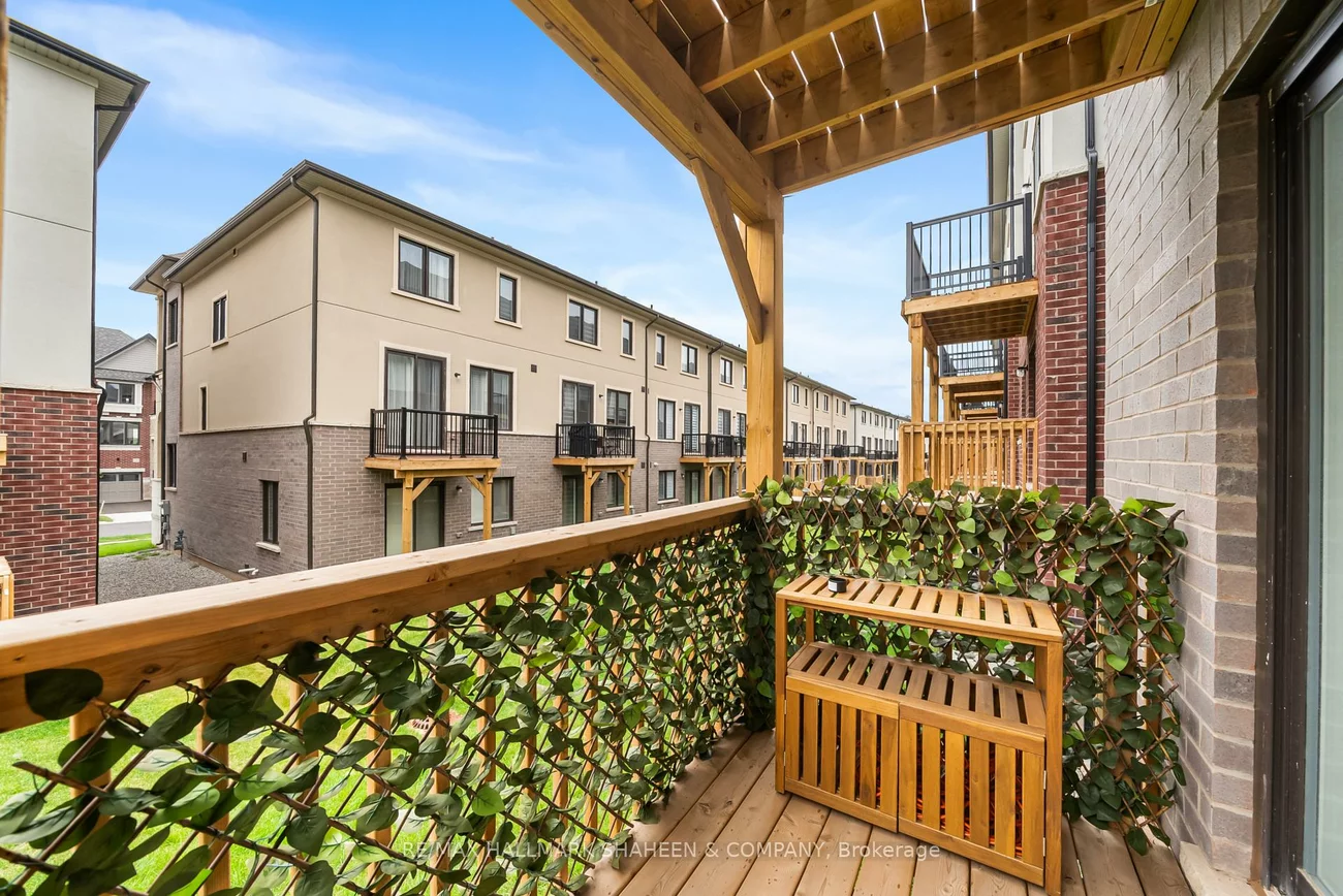 1330, Kaniv, 1012 - NW Northwest, Oakville