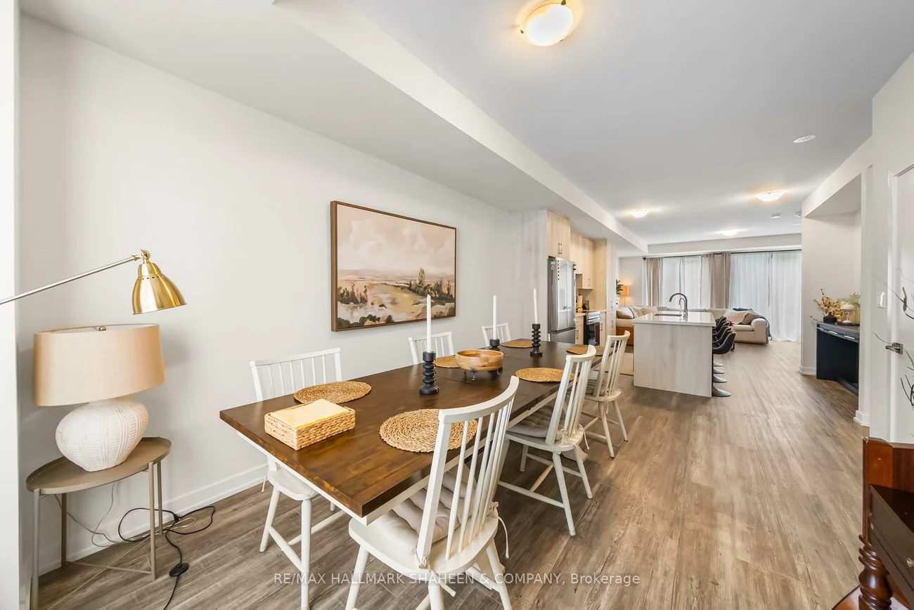 1330, Kaniv, 1012 - NW Northwest, Oakville