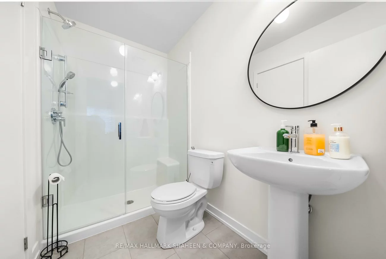 1330, Kaniv, 1012 - NW Northwest, Oakville