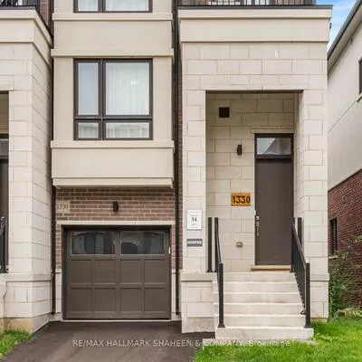 1330, Kaniv, 1012 - NW Northwest, Oakville