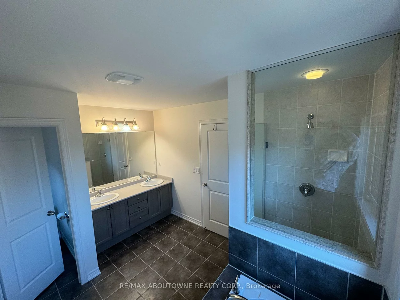 3061, Isaac, 1008 - GO Glenorchy, Oakville