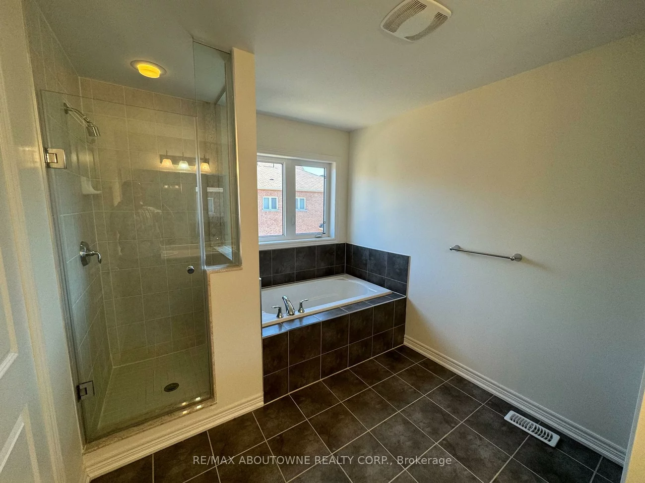 3061, Isaac, 1008 - GO Glenorchy, Oakville