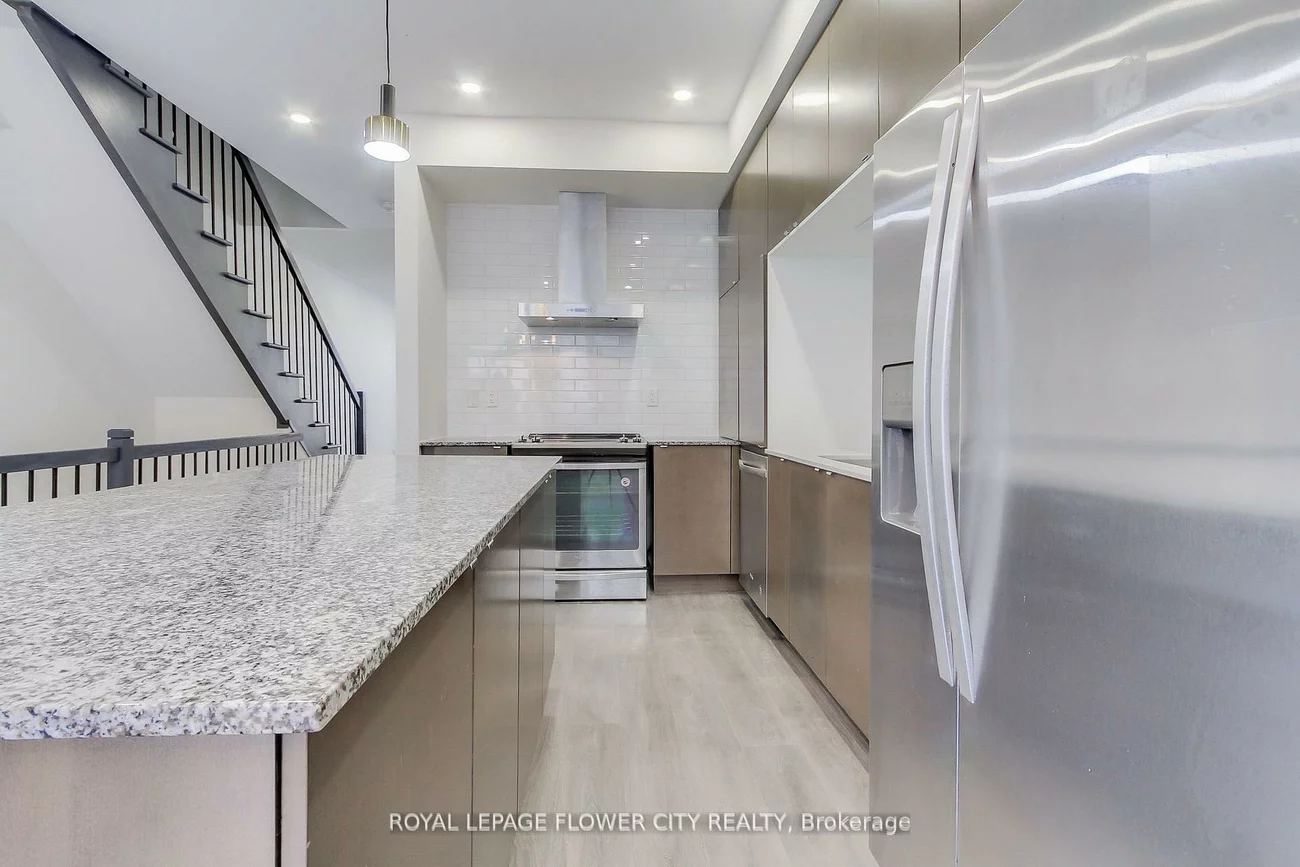 189, Sabina, 1008 - GO Glenorchy, Oakville
