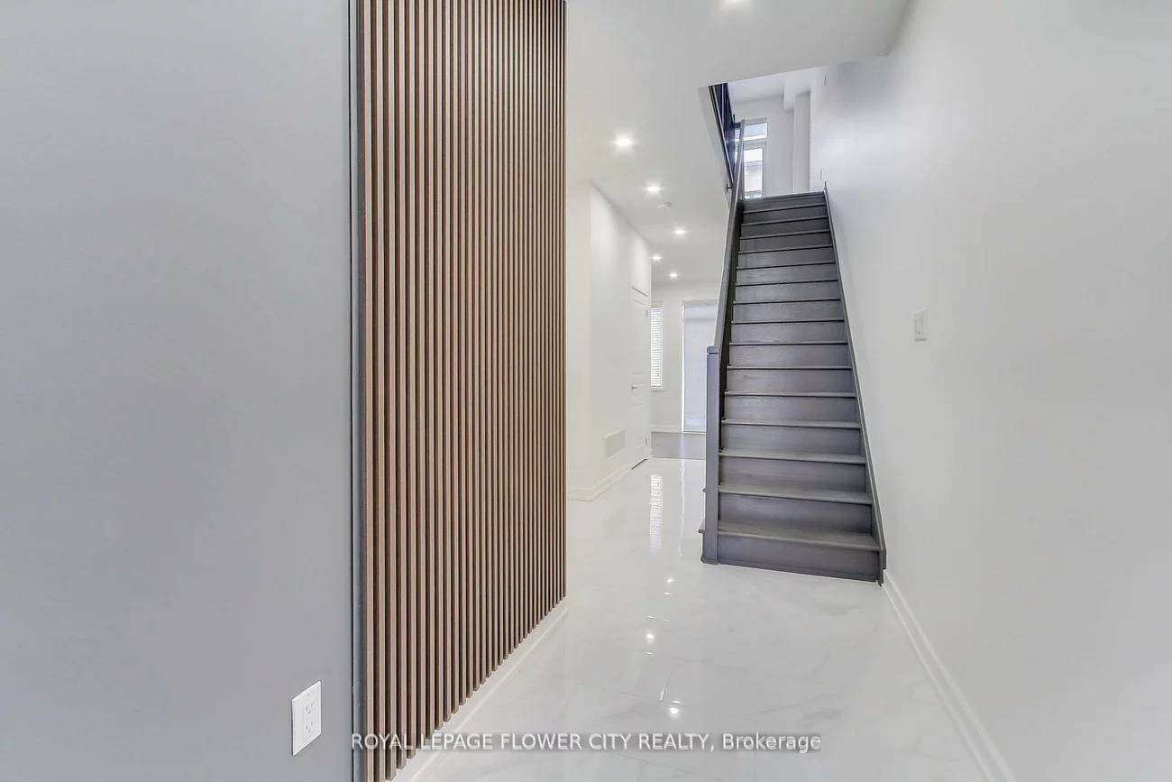 189, Sabina, 1008 - GO Glenorchy, Oakville
