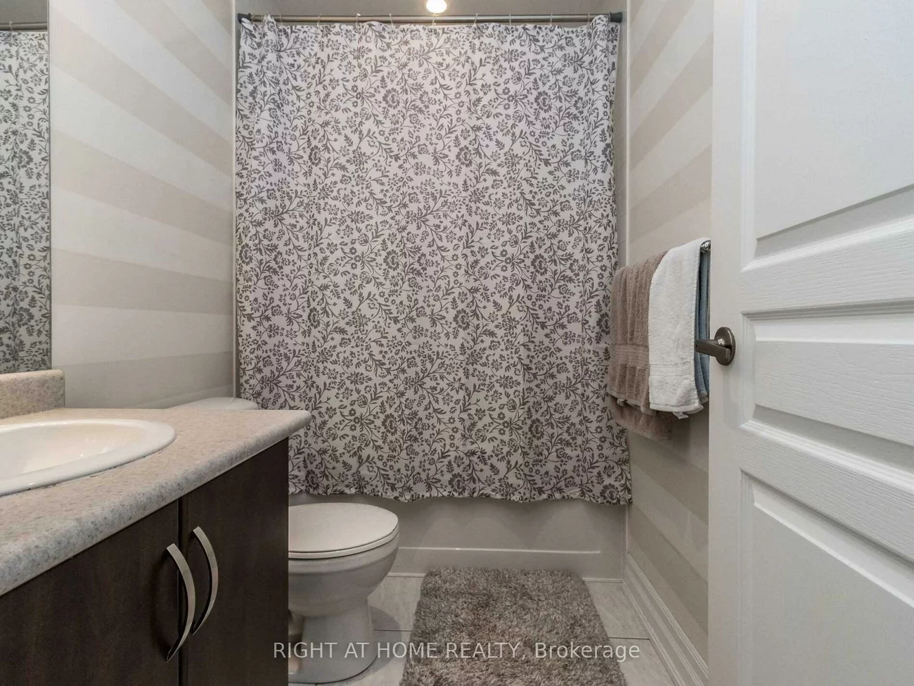 2521, Postmaster, 1019 - WM Westmount, Oakville