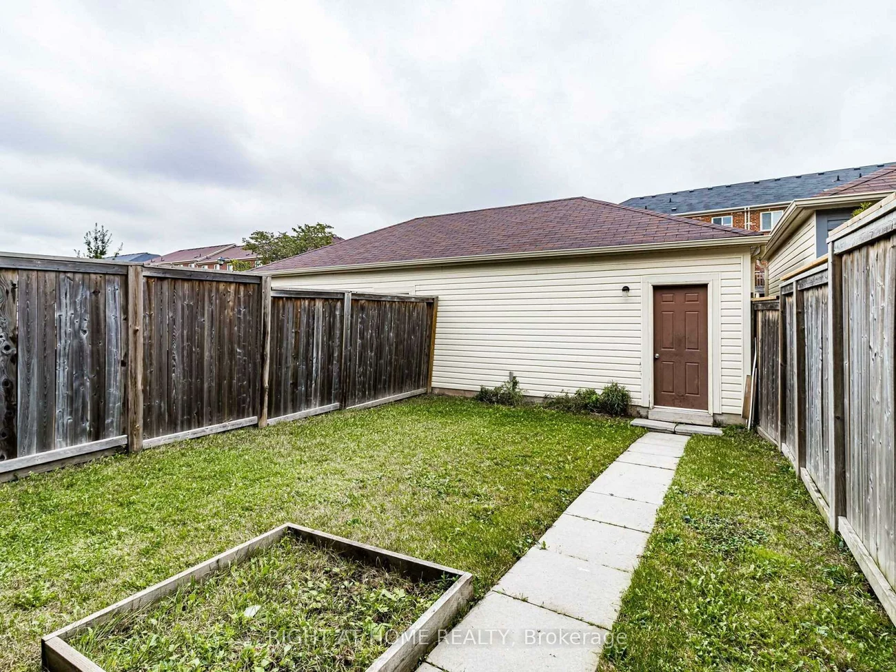 2521, Postmaster, 1019 - WM Westmount, Oakville
