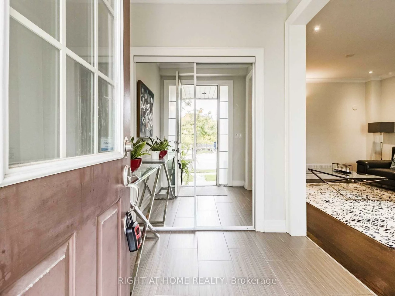 2521, Postmaster, 1019 - WM Westmount, Oakville