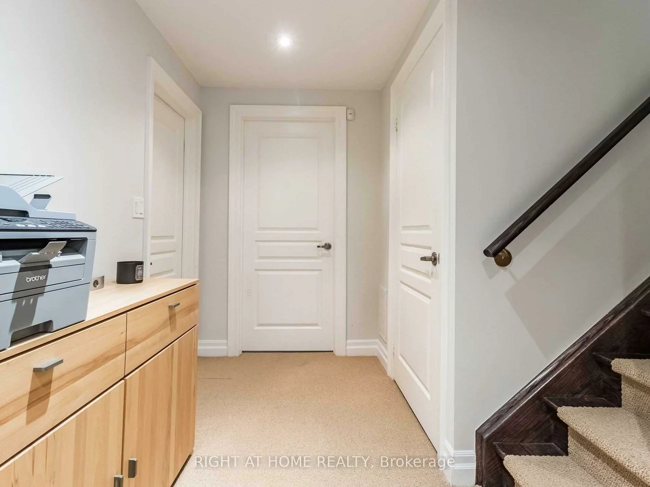 2521, Postmaster, 1019 - WM Westmount, Oakville