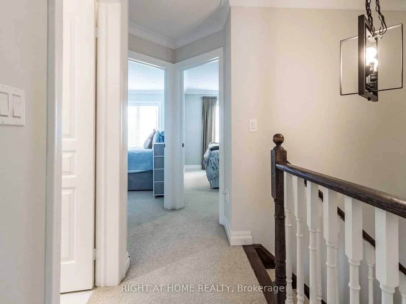2521, Postmaster, 1019 - WM Westmount, Oakville