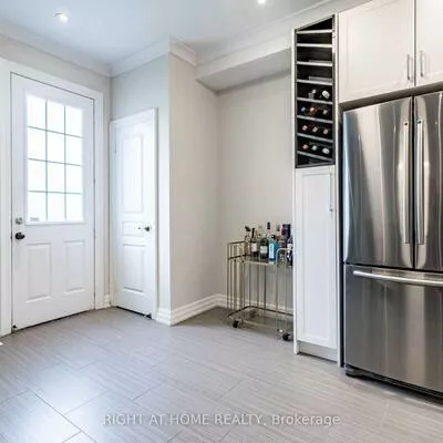 2521, Postmaster, 1019 - WM Westmount, Oakville