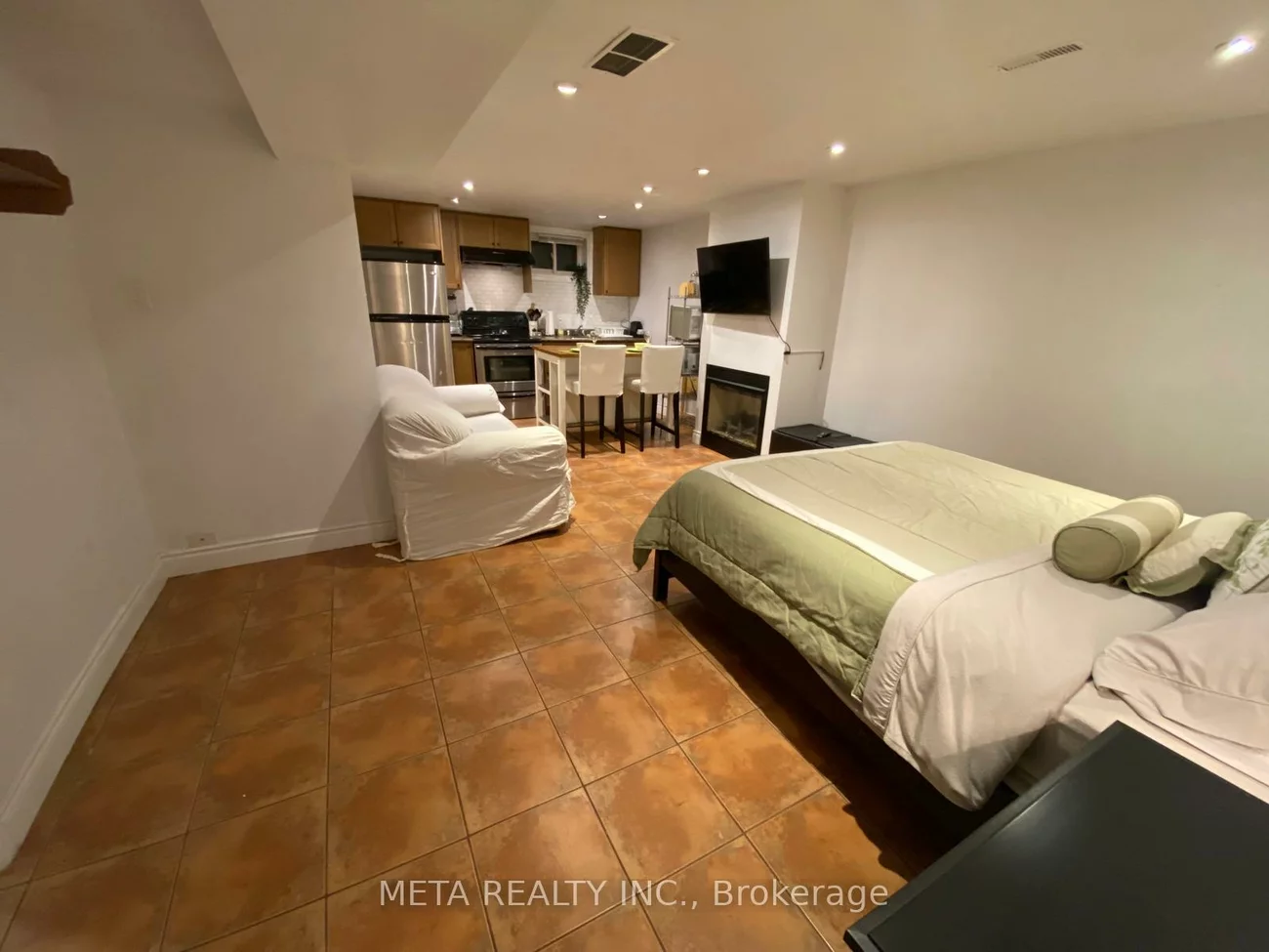 1150, Jamesway, 1005 - FA Falgarwood, Oakville