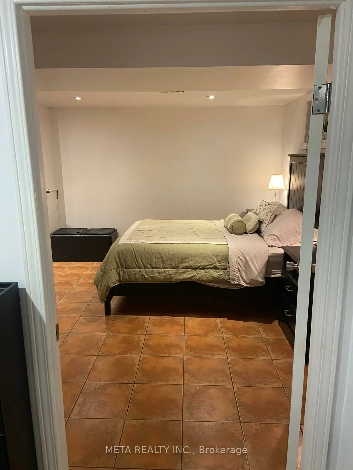 1150, Jamesway, 1005 - FA Falgarwood, Oakville