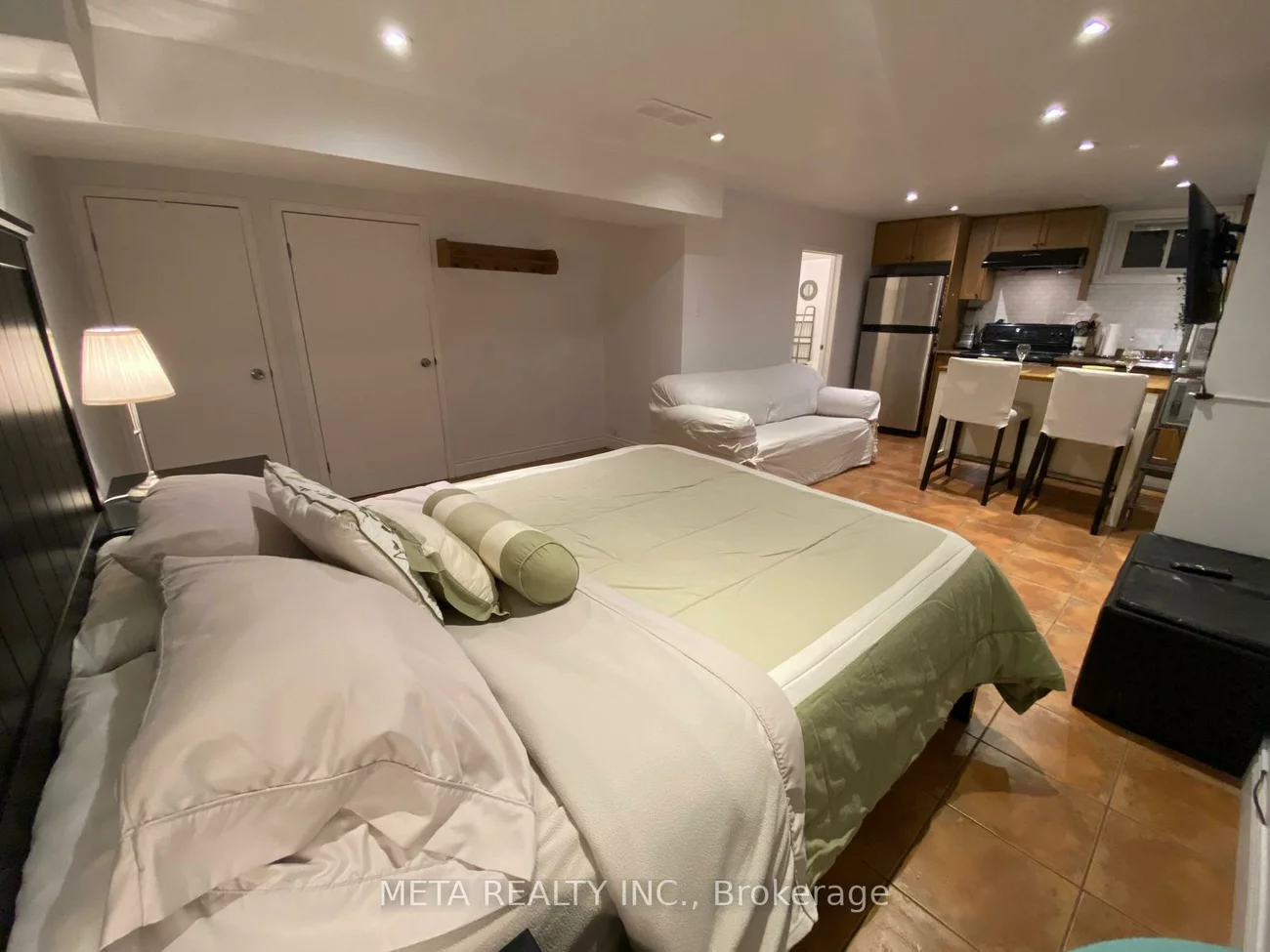 1150, Jamesway, 1005 - FA Falgarwood, Oakville