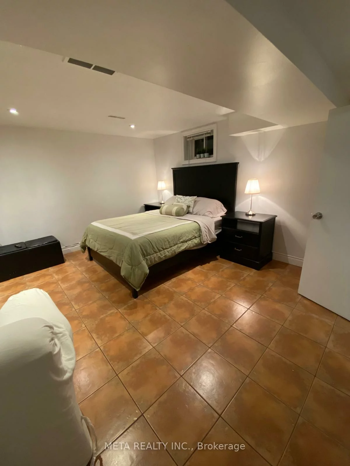 1150, Jamesway, 1005 - FA Falgarwood, Oakville