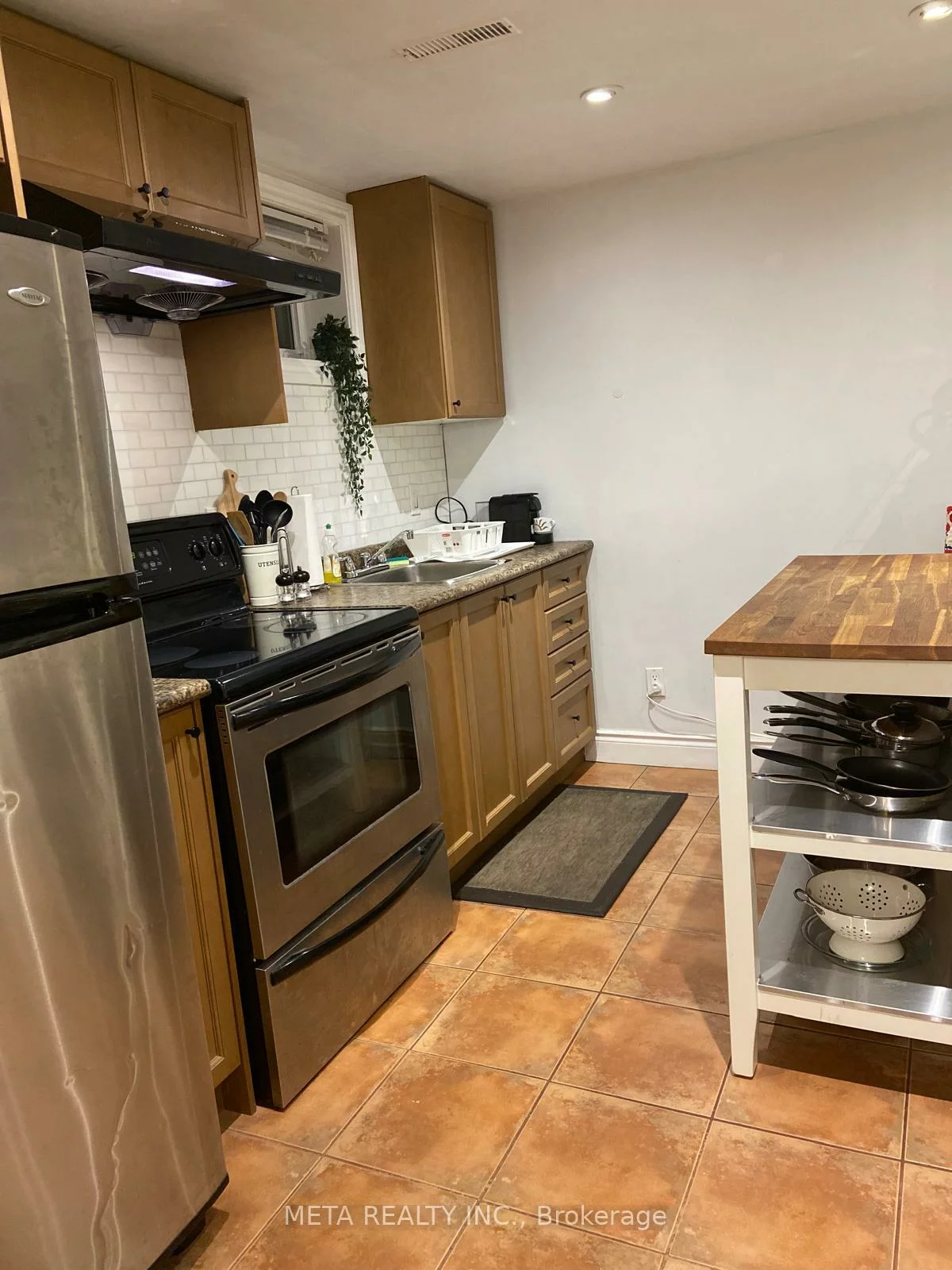 1150, Jamesway, 1005 - FA Falgarwood, Oakville