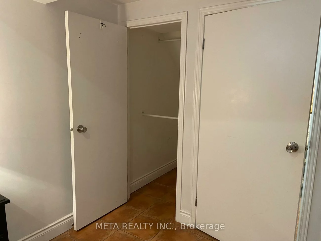 1150, Jamesway, 1005 - FA Falgarwood, Oakville