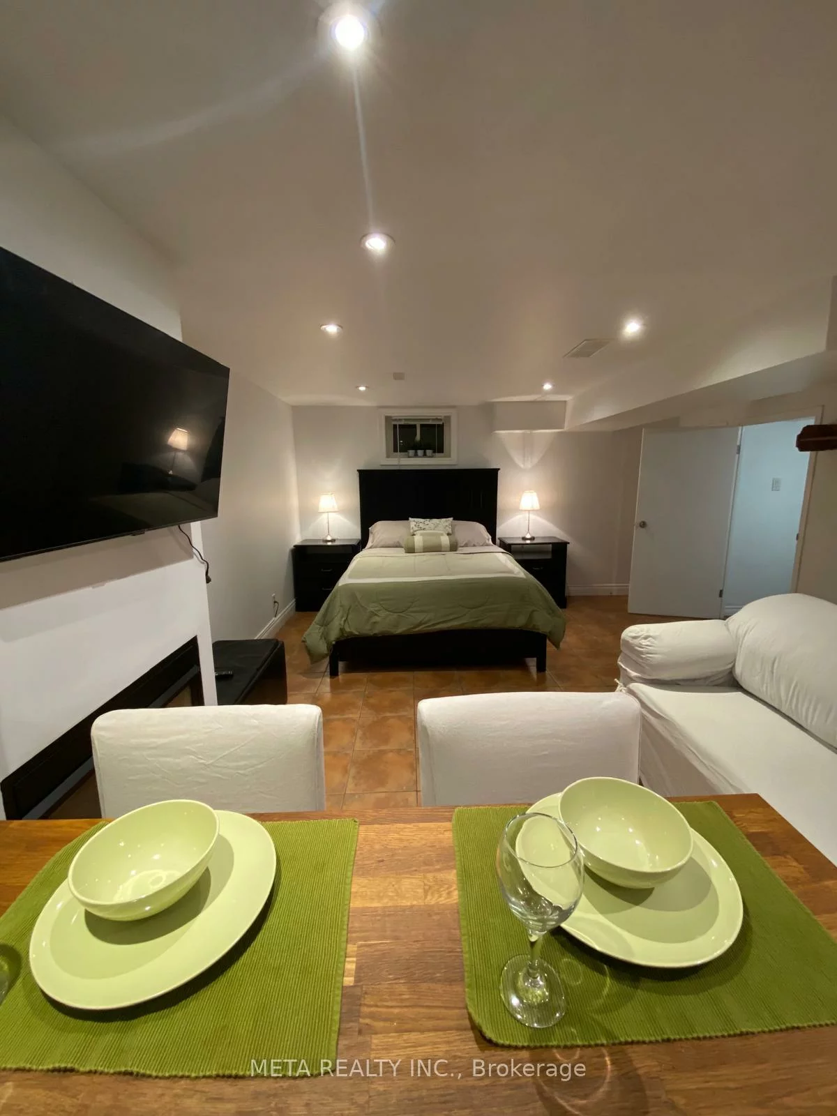 1150, Jamesway, 1005 - FA Falgarwood, Oakville