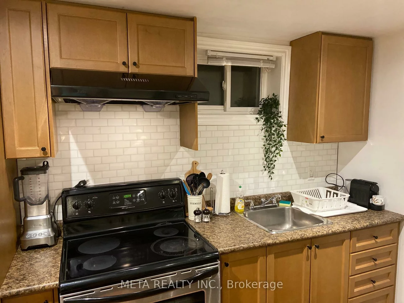 1150, Jamesway, 1005 - FA Falgarwood, Oakville