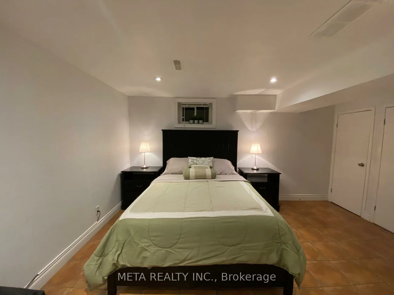 1150, Jamesway, 1005 - FA Falgarwood, Oakville