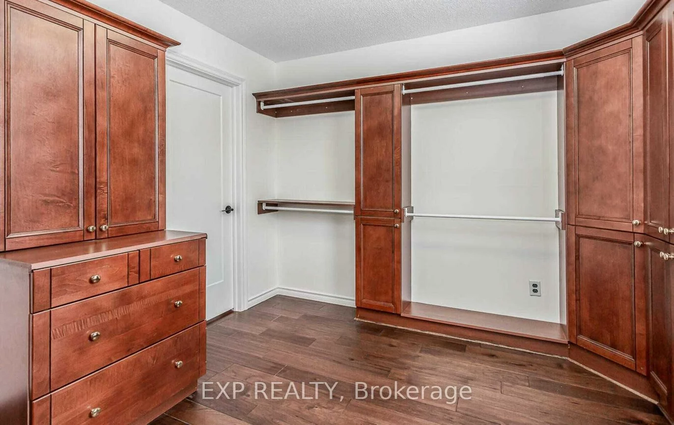 93, Waldie, 1001 - BR Bronte, Oakville