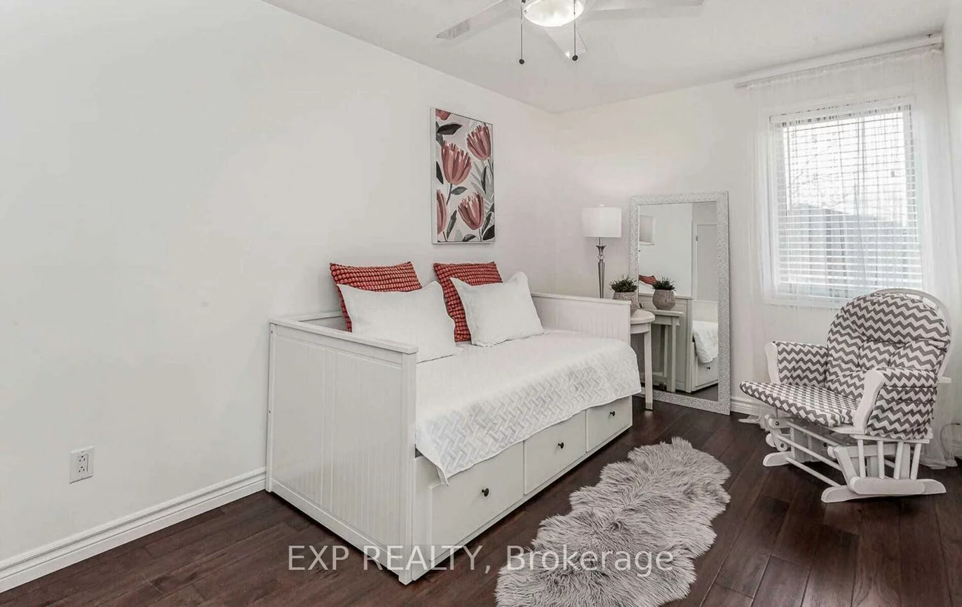 93, Waldie, 1001 - BR Bronte, Oakville