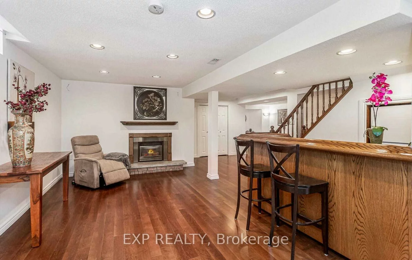 93, Waldie, 1001 - BR Bronte, Oakville