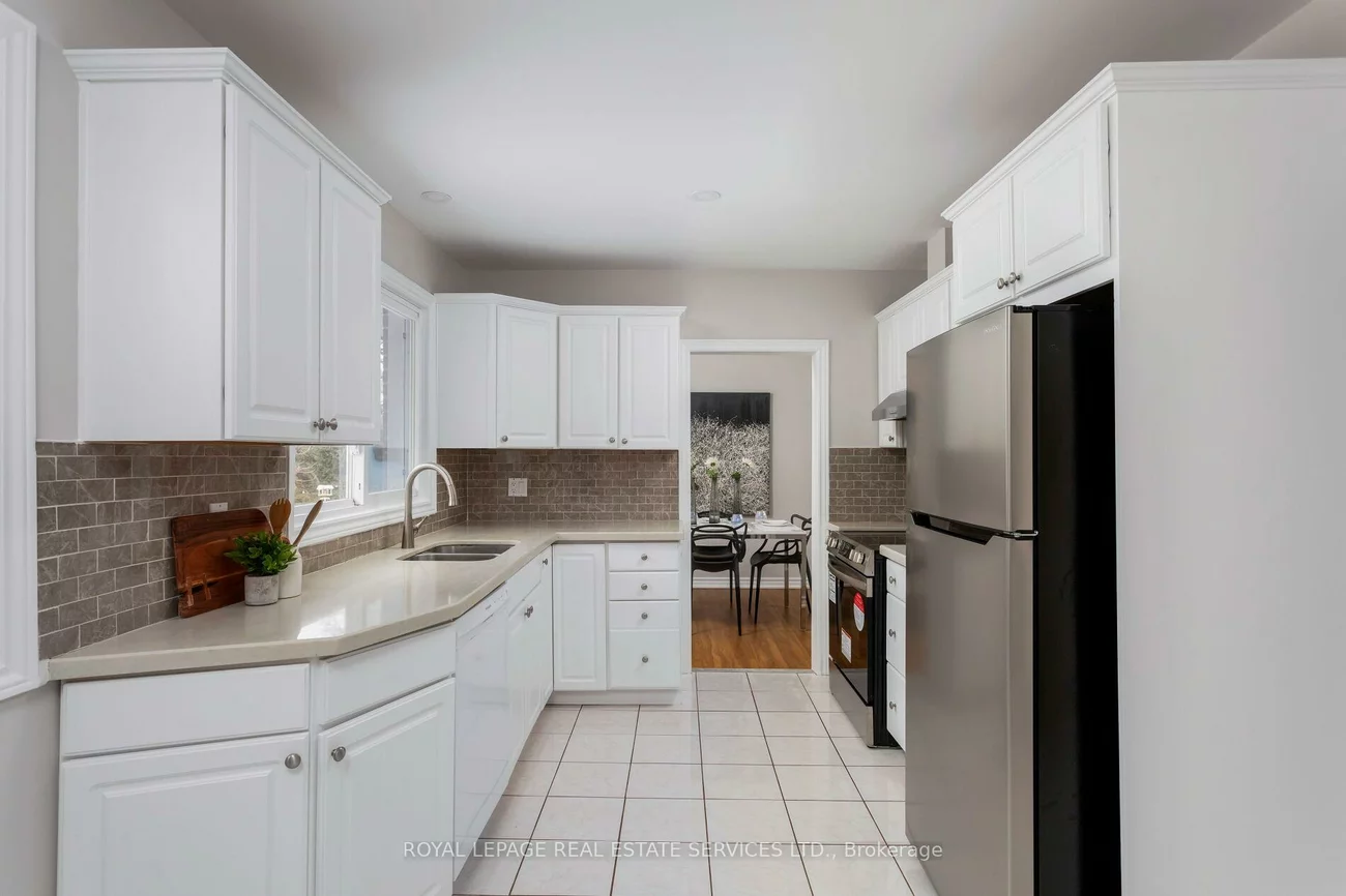 1181, Newton, 1003 - CP College Park, Oakville