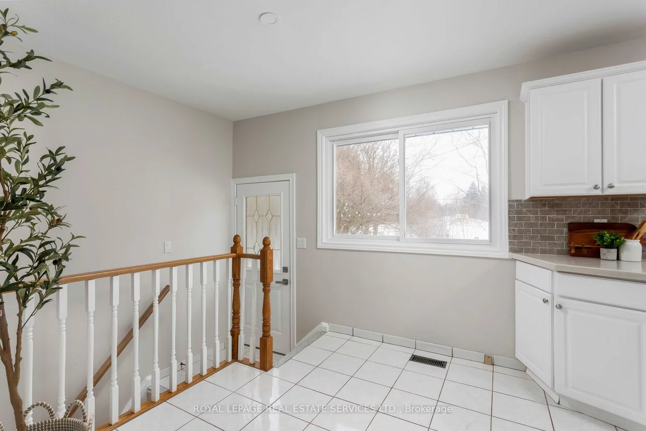 1181, Newton, 1003 - CP College Park, Oakville