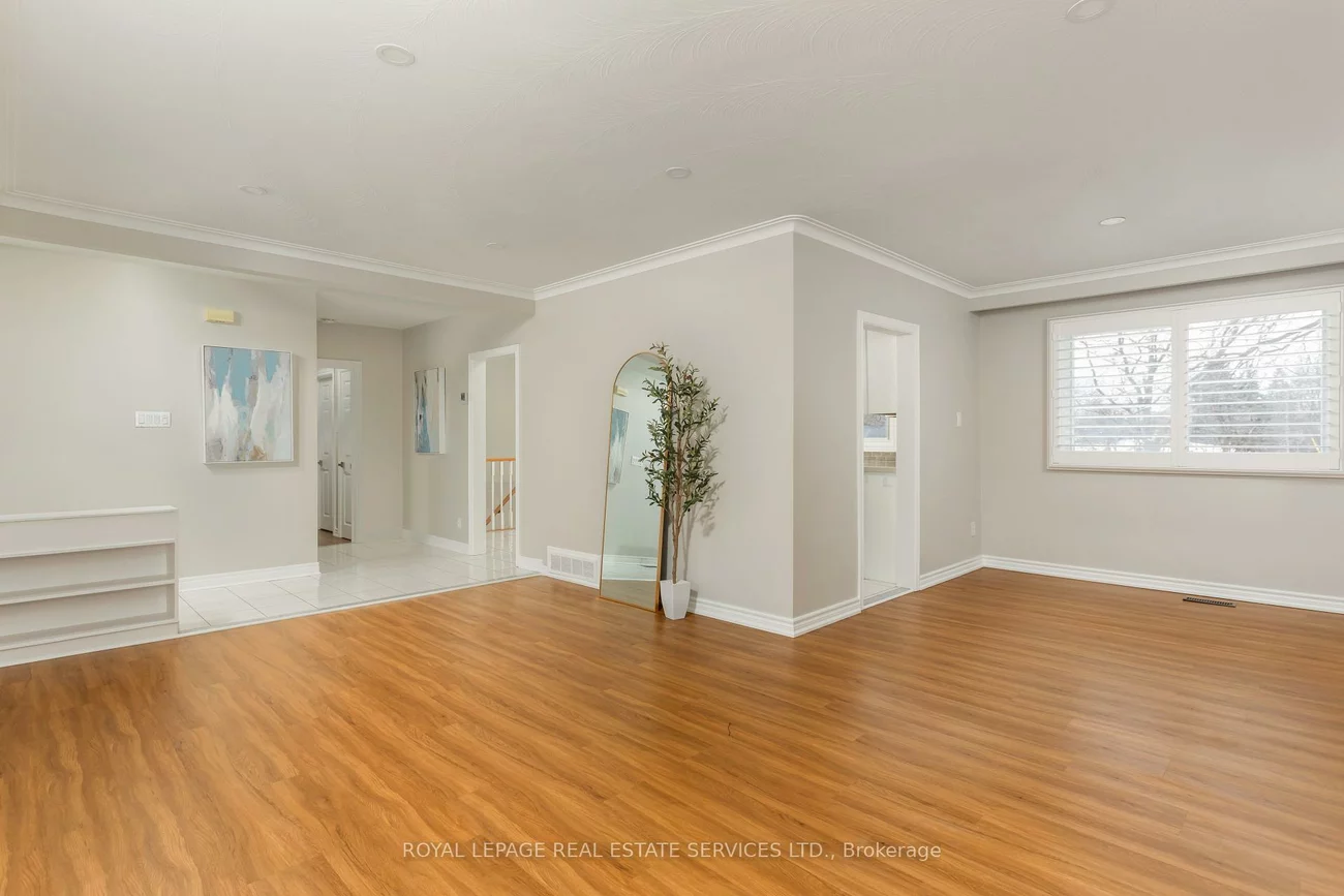 1181, Newton, 1003 - CP College Park, Oakville
