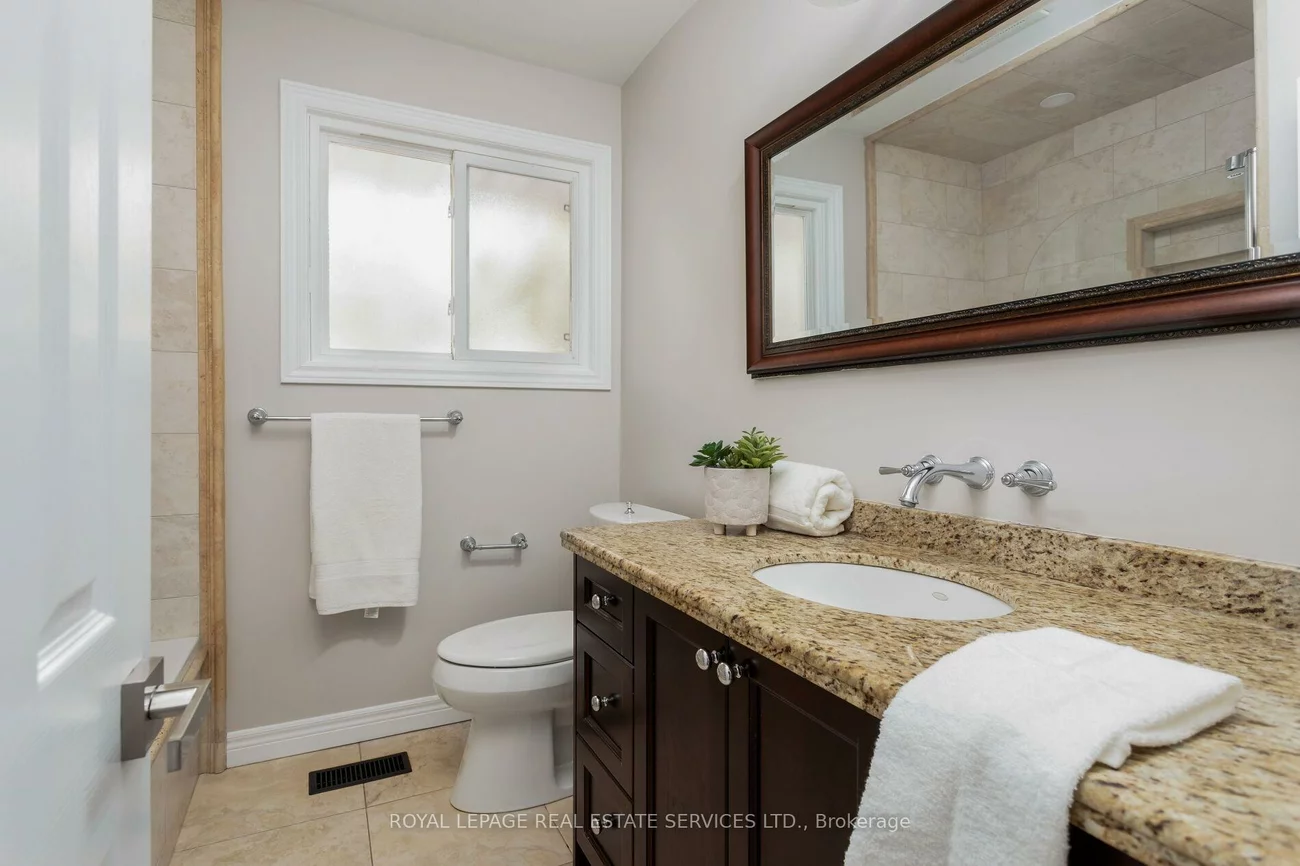 1181, Newton, 1003 - CP College Park, Oakville