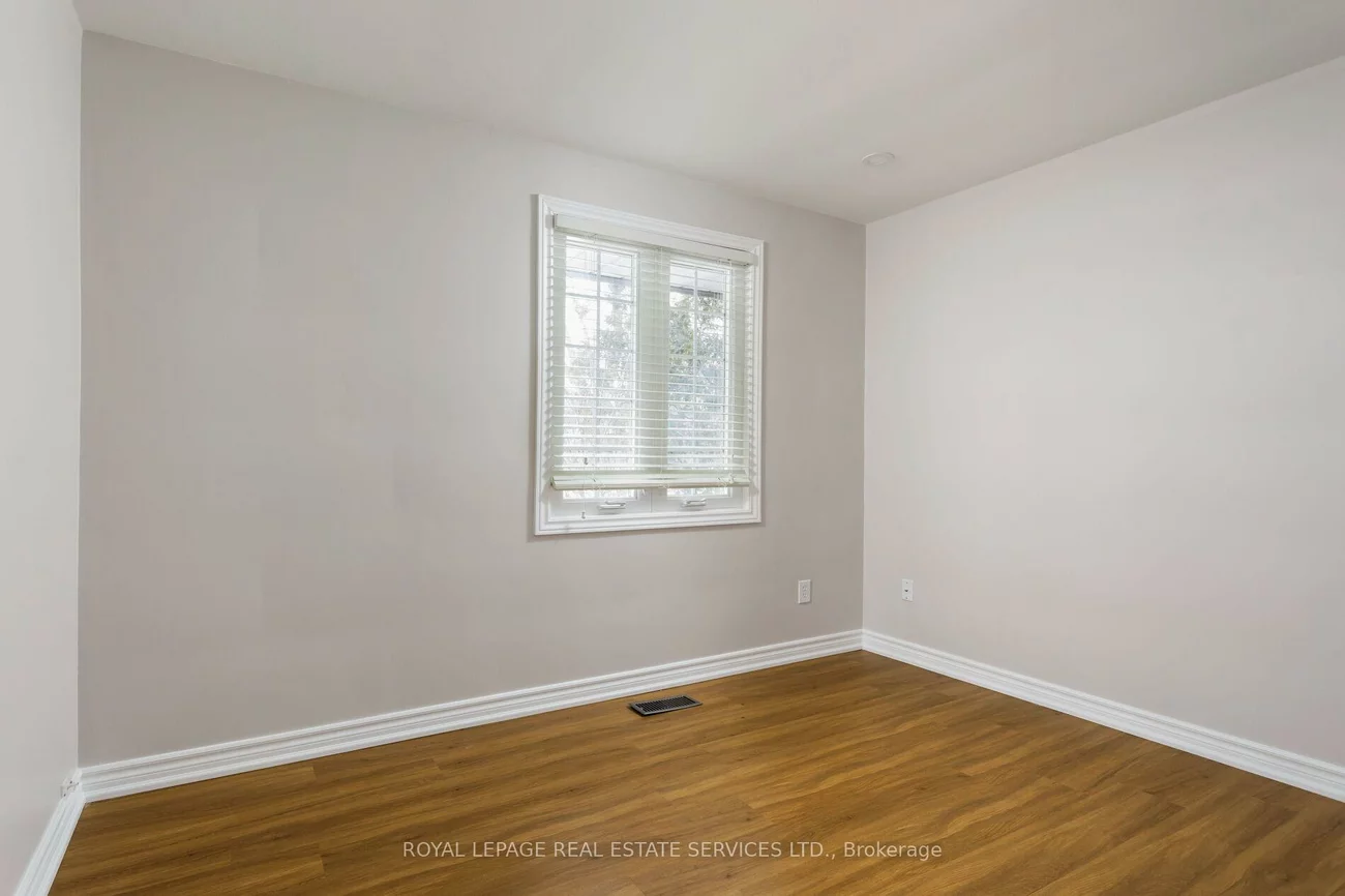 1181, Newton, 1003 - CP College Park, Oakville