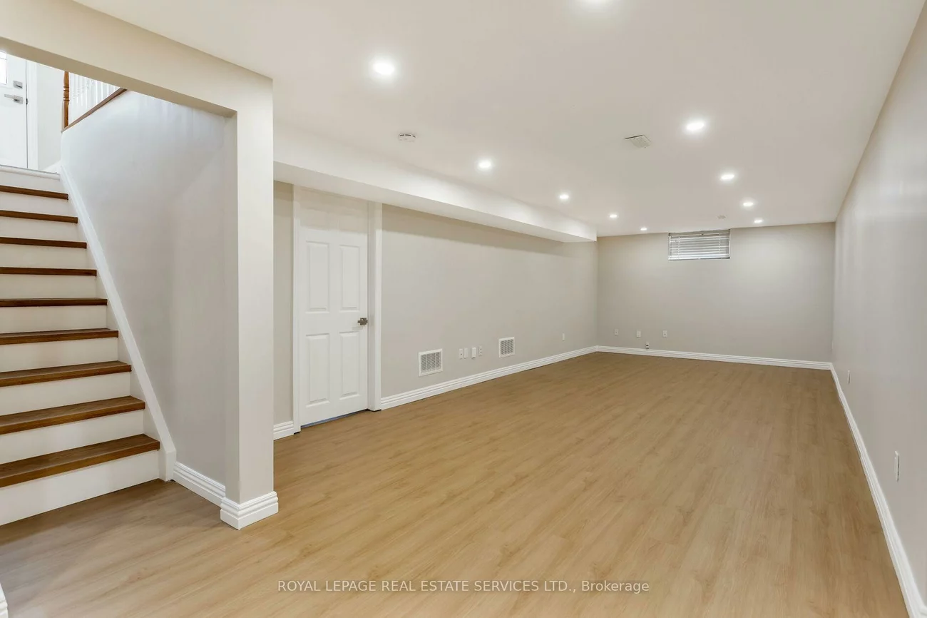 1181, Newton, 1003 - CP College Park, Oakville