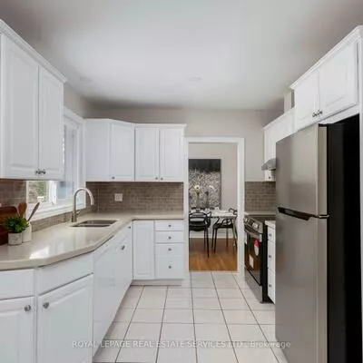 1181, Newton, 1003 - CP College Park, Oakville