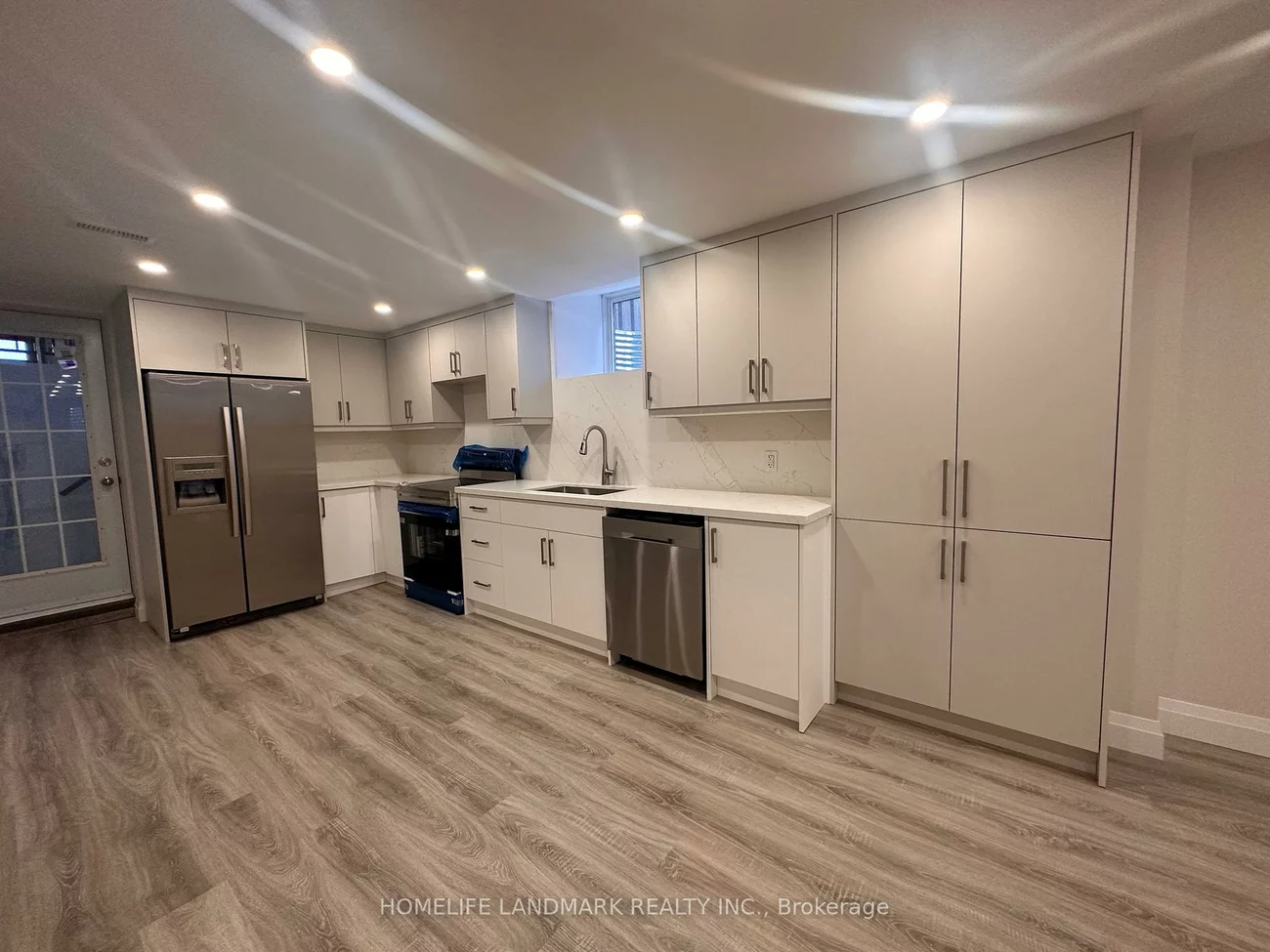 2036, Grosvenor, 1018 - WC Wedgewood Creek, Oakville