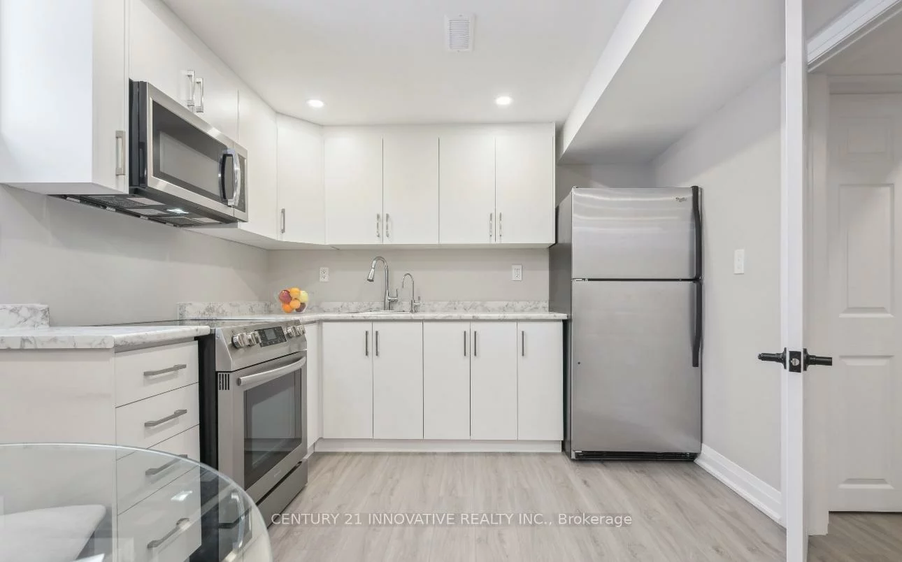 1151, Lindsay, 1014 - QE Queen Elizabeth, Oakville