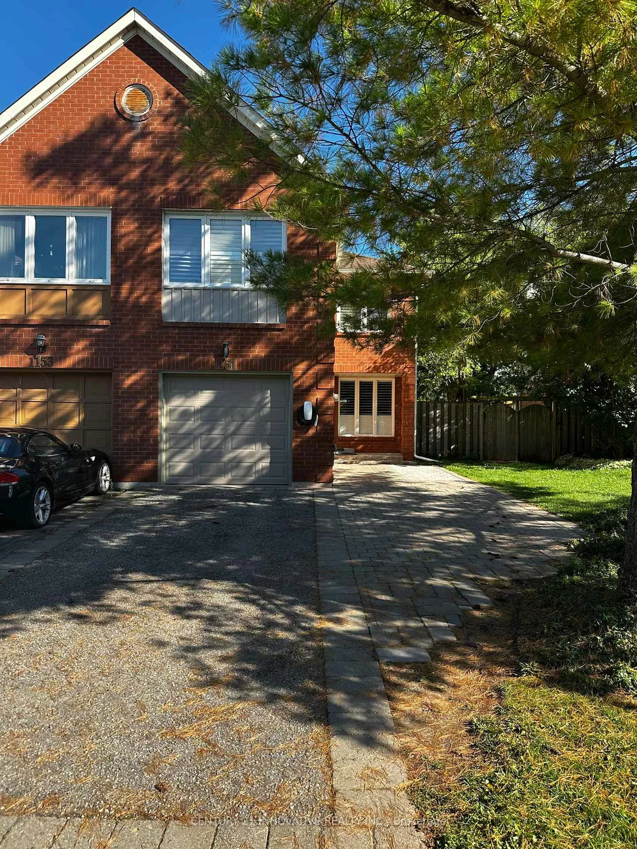 1151, Lindsay, 1014 - QE Queen Elizabeth, Oakville