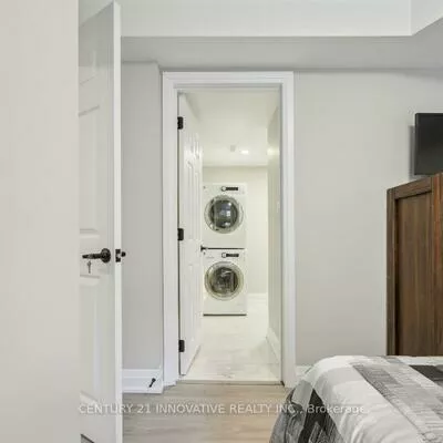 1151, Lindsay, 1014 - QE Queen Elizabeth, Oakville