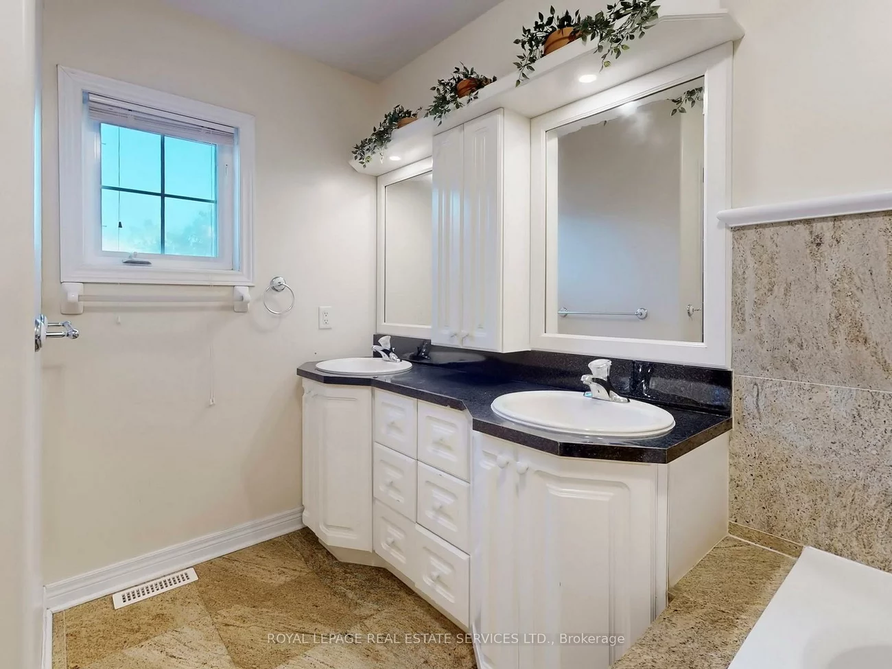 301, Mohawk, 1001 - BR Bronte, Oakville