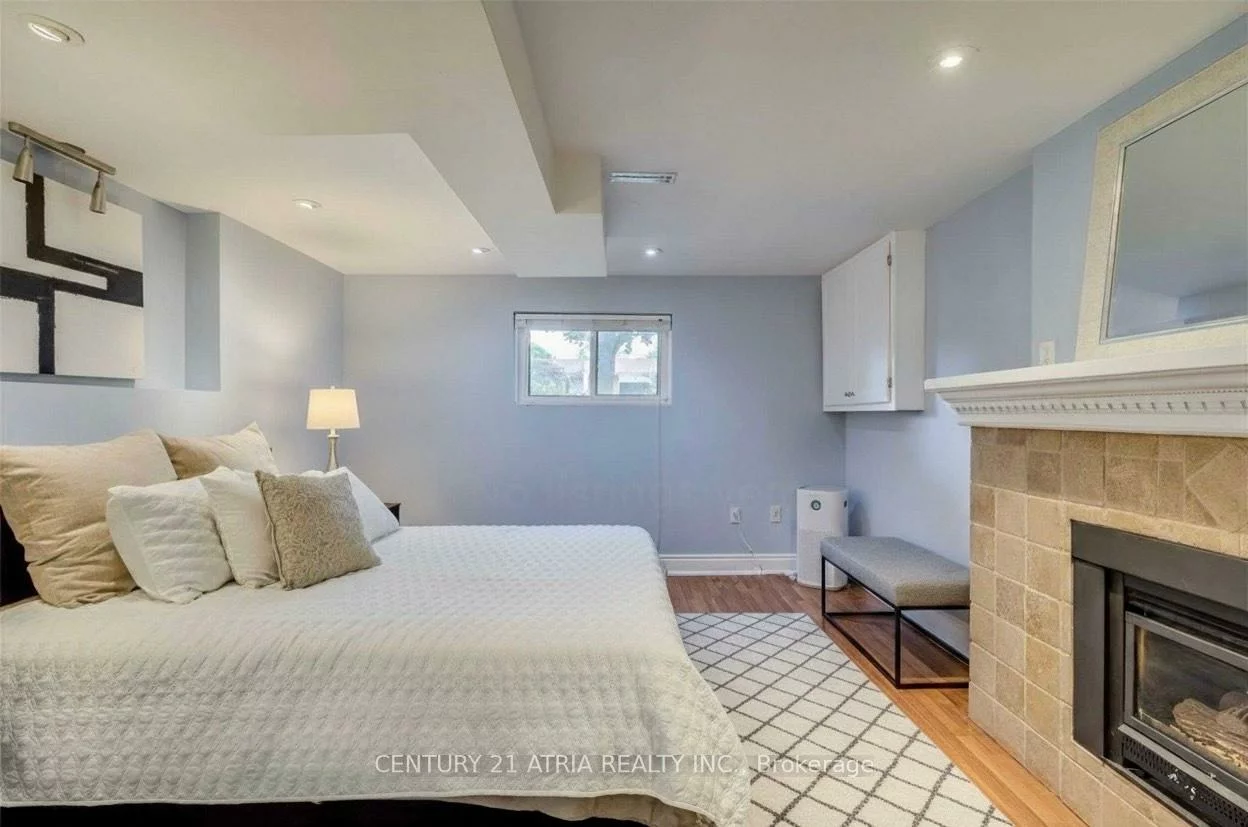 1319, Oxford, 1003 - CP College Park, Oakville