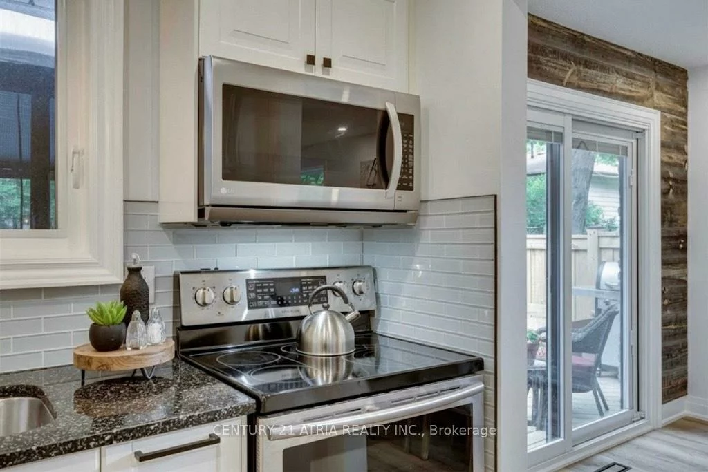1319, Oxford, 1003 - CP College Park, Oakville