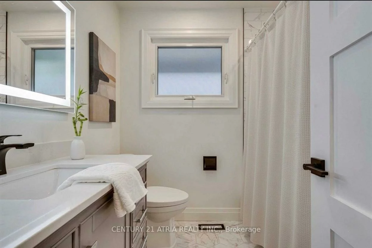 1319, Oxford, 1003 - CP College Park, Oakville