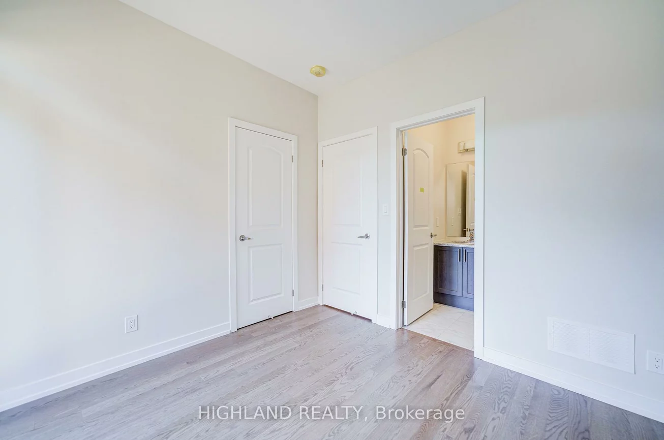 1170, Dartmouth, 1010 - JM Joshua Meadows, Oakville