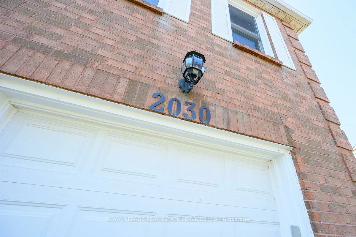 2030, Glenada, 1018 - WC Wedgewood Creek, Oakville