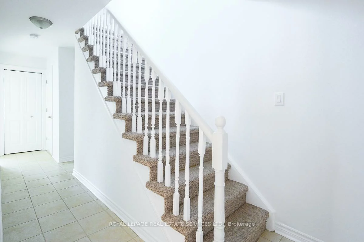 2030, Glenada, 1018 - WC Wedgewood Creek, Oakville