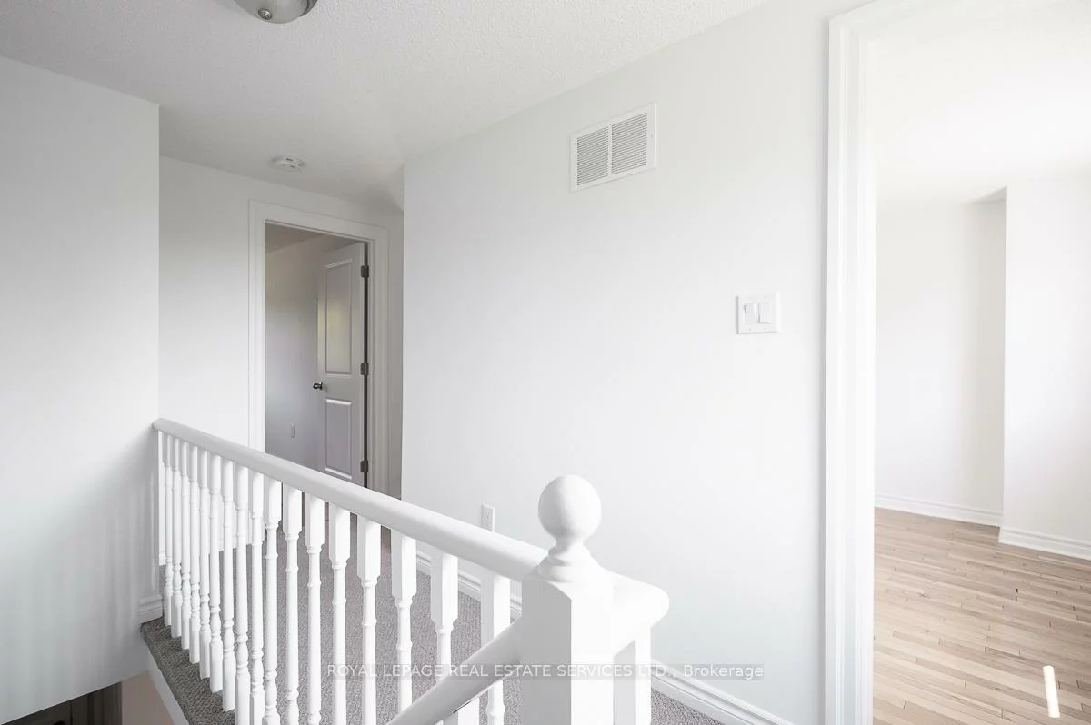 2030, Glenada, 1018 - WC Wedgewood Creek, Oakville