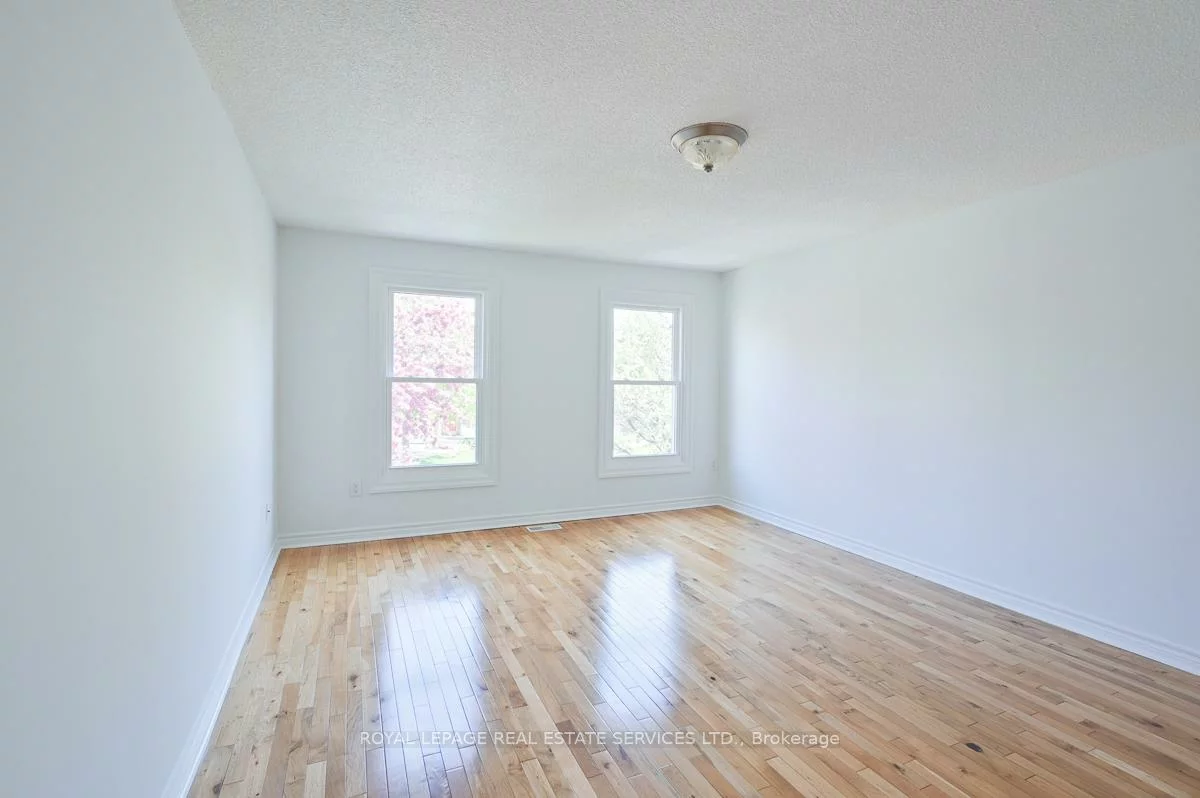 2030, Glenada, 1018 - WC Wedgewood Creek, Oakville