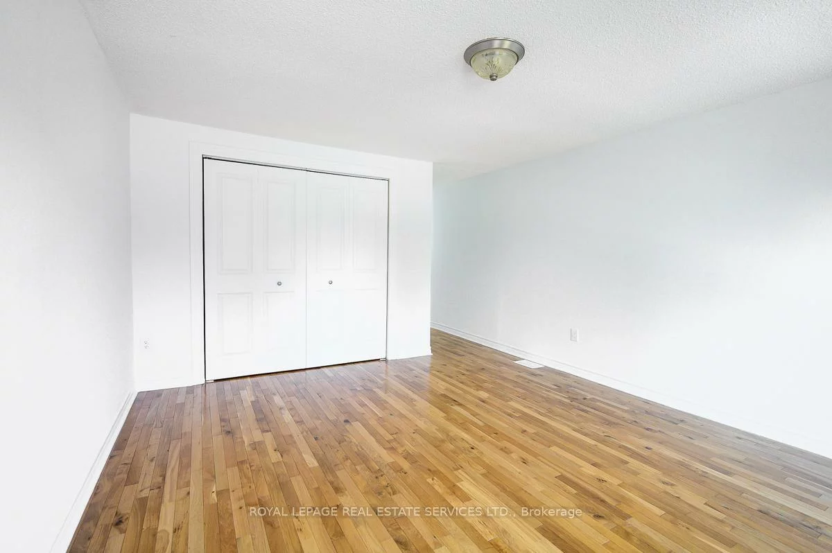 2030, Glenada, 1018 - WC Wedgewood Creek, Oakville